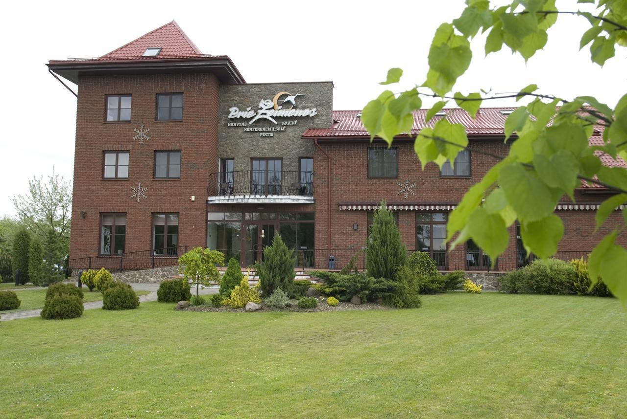 Prie Zeimenos Hotel Kaltanenai Bagian luar foto